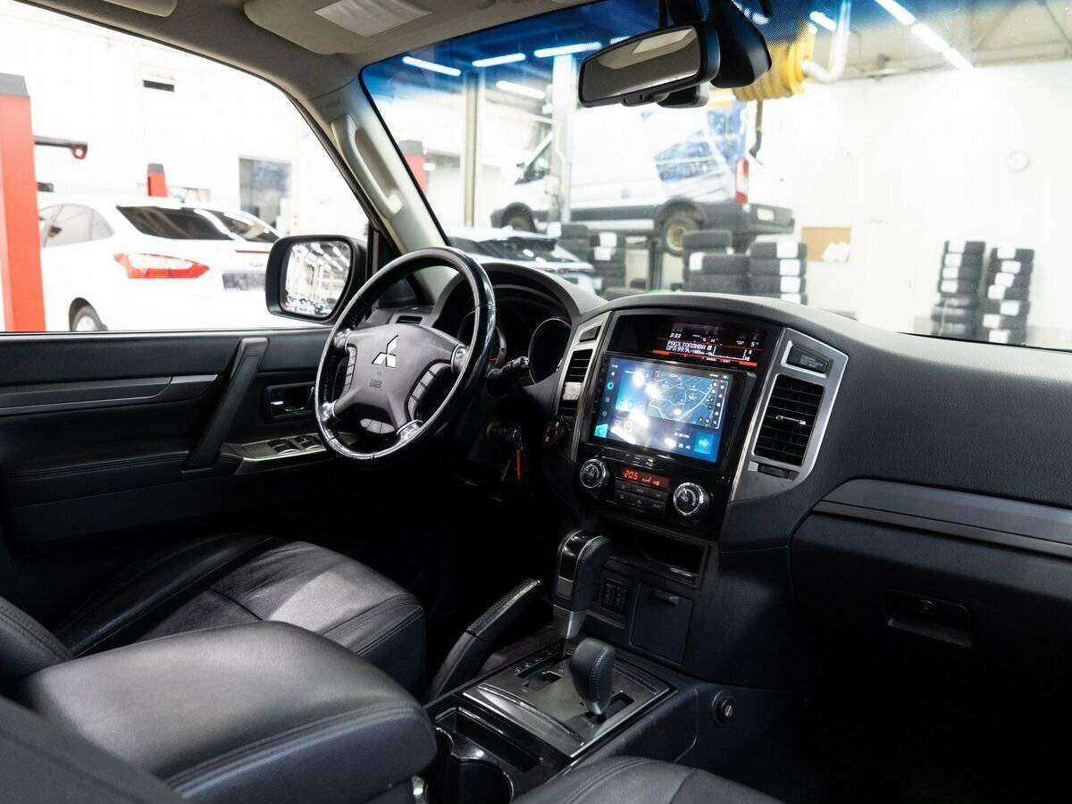 Mitsubishi Pajero б/у, 2014, Автоматическая. Фото: #15