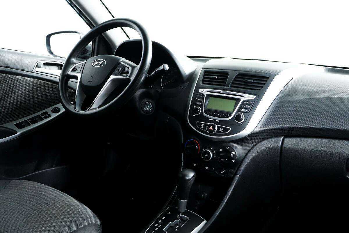 Hyundai Solaris б/у, 2012, Автоматическая. Фото: #8