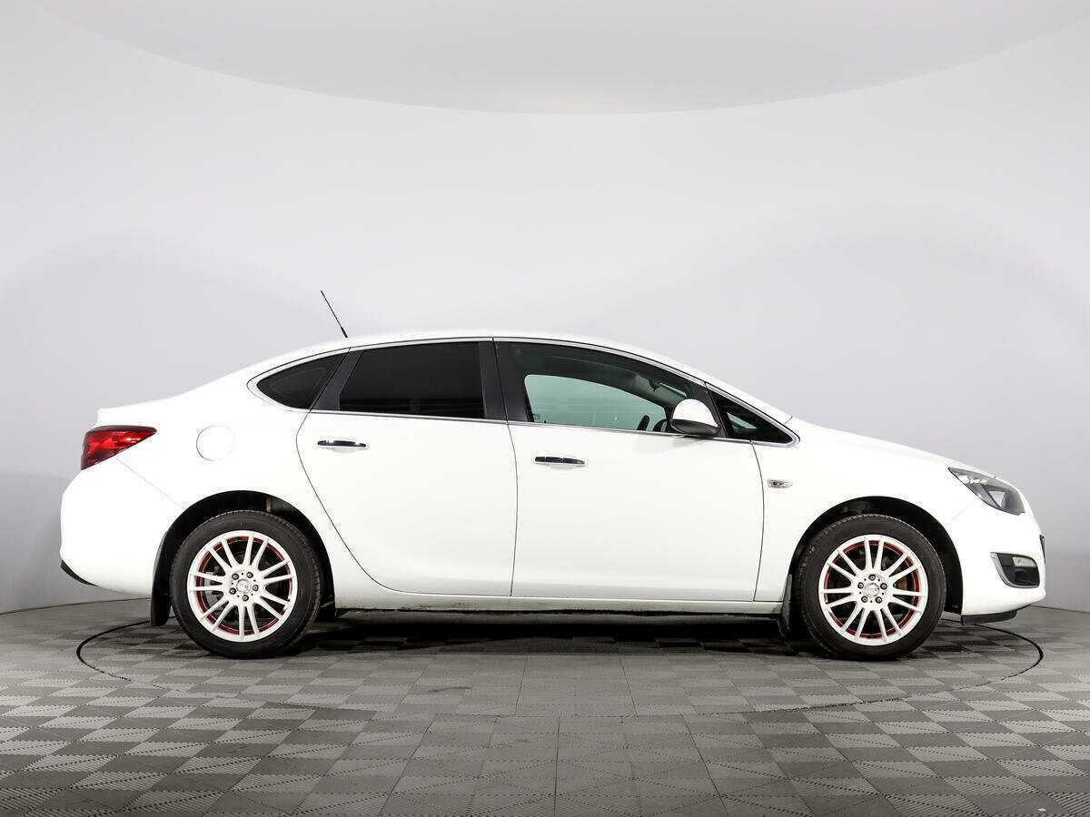 Opel Astra б/у, 2013, Автоматическая. Фото: #3