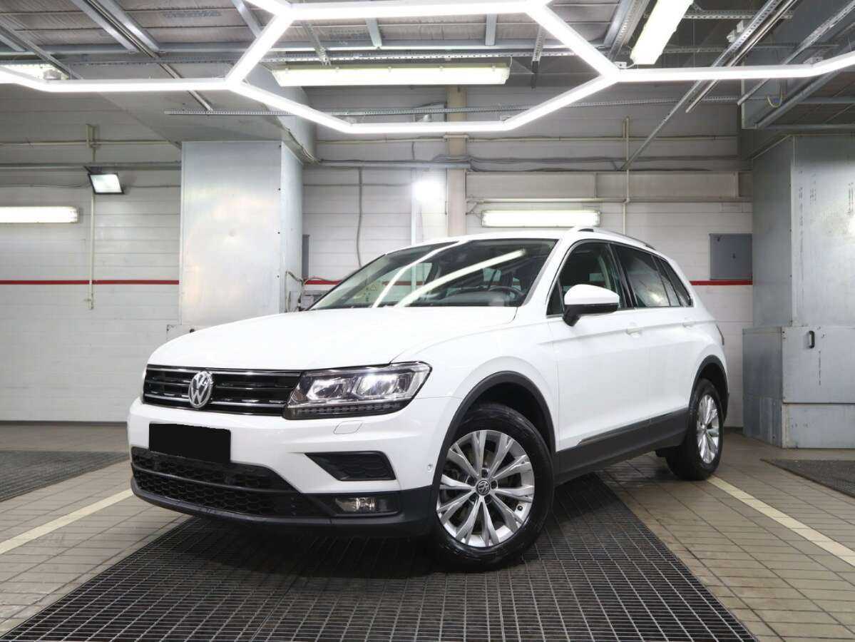 Volkswagen Tiguan б/у, 2018, Роботизированная. Посмотреть фото