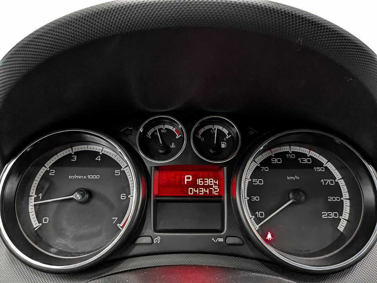 Peugeot 308 б/у, 2012, Автоматическая. Фото: #12