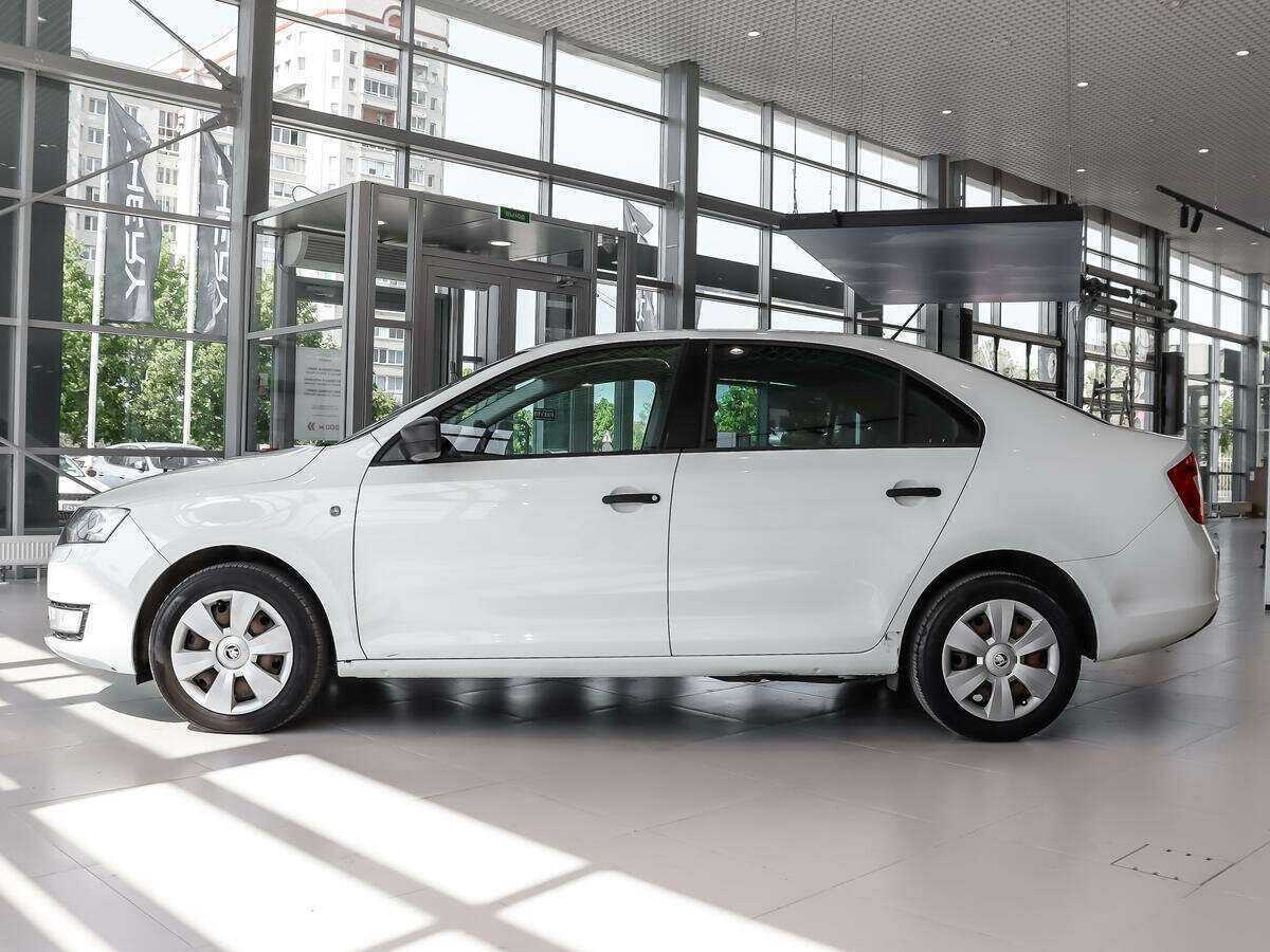 Skoda Rapid б/у, 2016, Автоматическая. Фото: #2