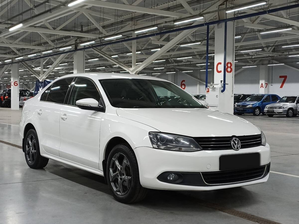Volkswagen Jetta б/у, 2014, Механическая. Фото: #2