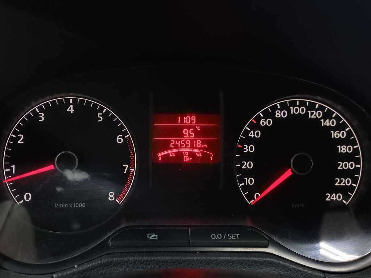 Volkswagen Polo б/у, 2013, Механическая. Фото: #11