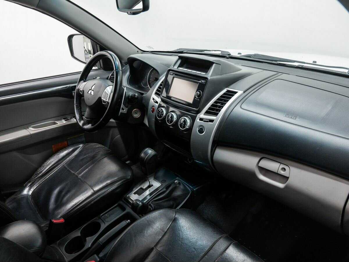 Mitsubishi Pajero Sport б/у, 2014, Автоматическая. Фото: #6