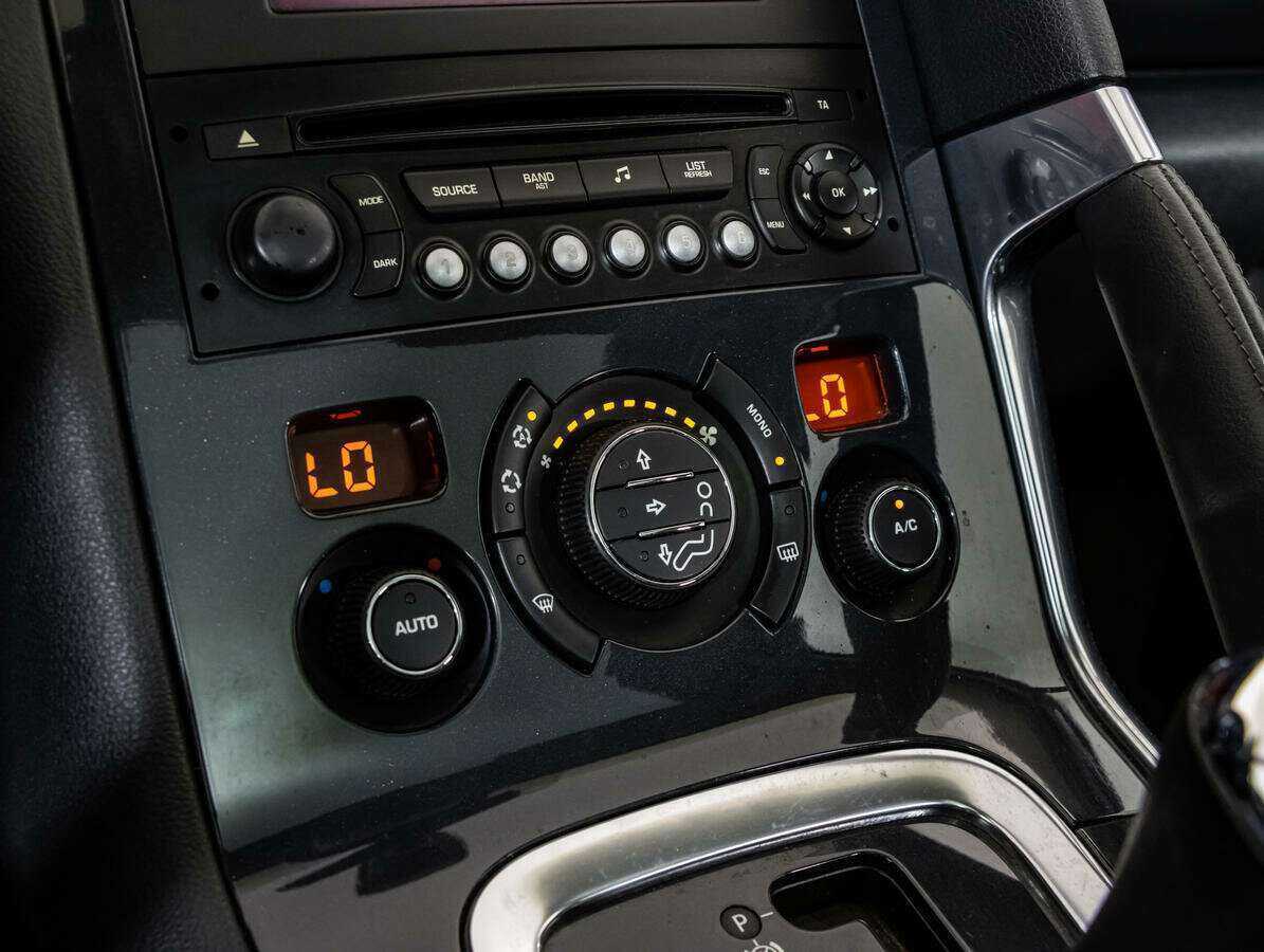 Peugeot 3008 б/у, 2012, Автоматическая. Фото: #13