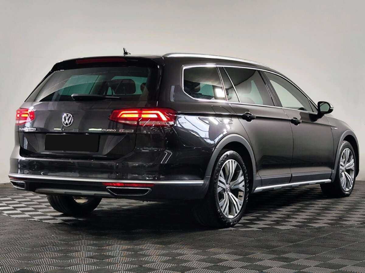 Volkswagen Passat б/у, 2019, Роботизированная. Фото: #2