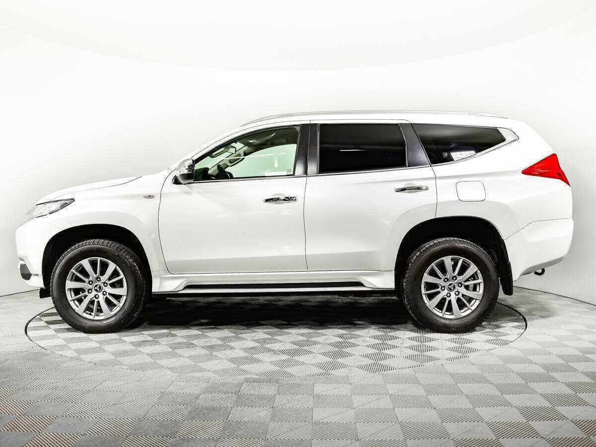 Mitsubishi Pajero Sport б/у, 2017, Механическая. Фото: #7