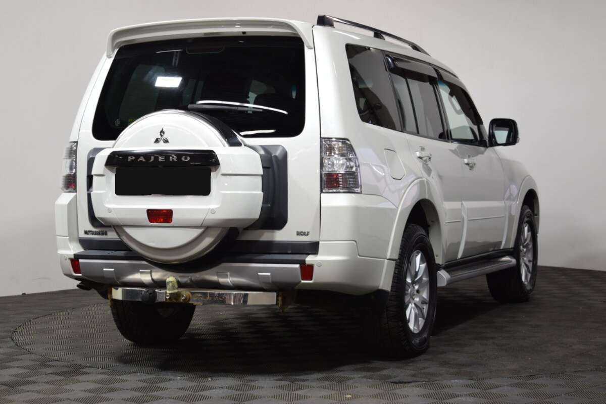 Mitsubishi Pajero б/у, 2014, Автоматическая. Фото: #3