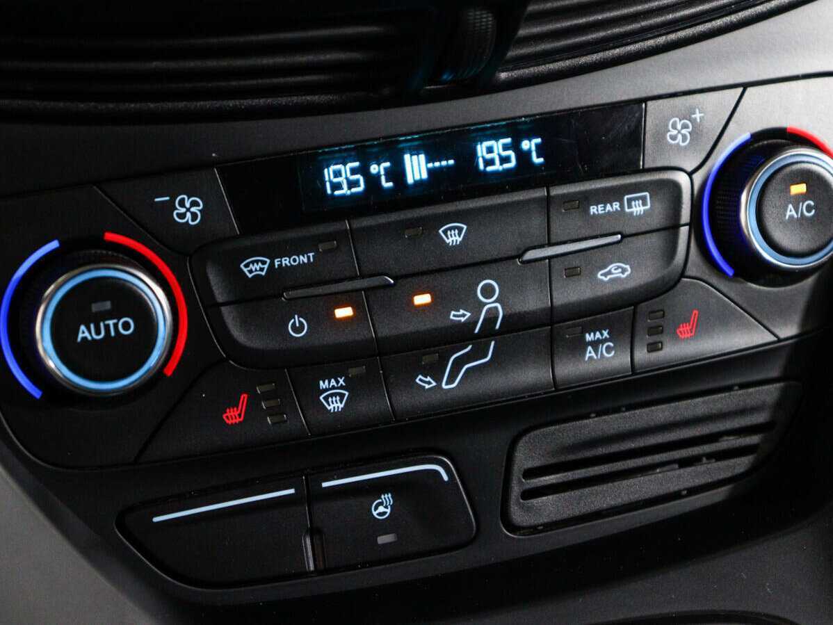 Ford Kuga б/у, 2017, Автоматическая. Фото: #16