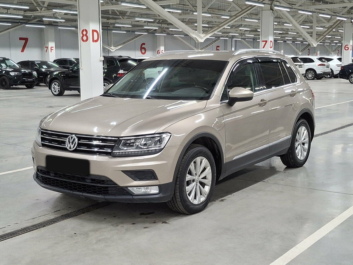 Volkswagen Tiguan б/у, 2017, Роботизированная. Посмотреть фото