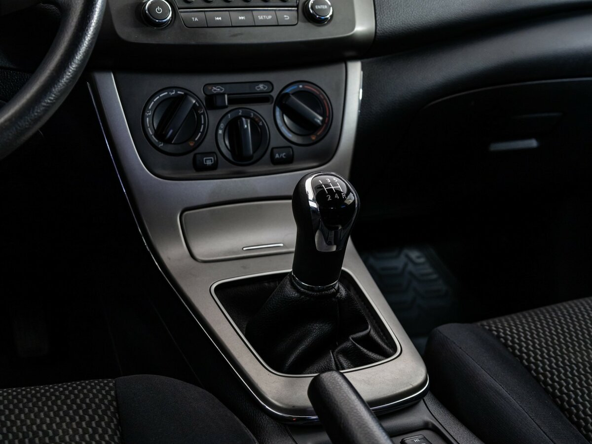 Nissan Sentra б/у, 2015, Механическая. Фото: #8
