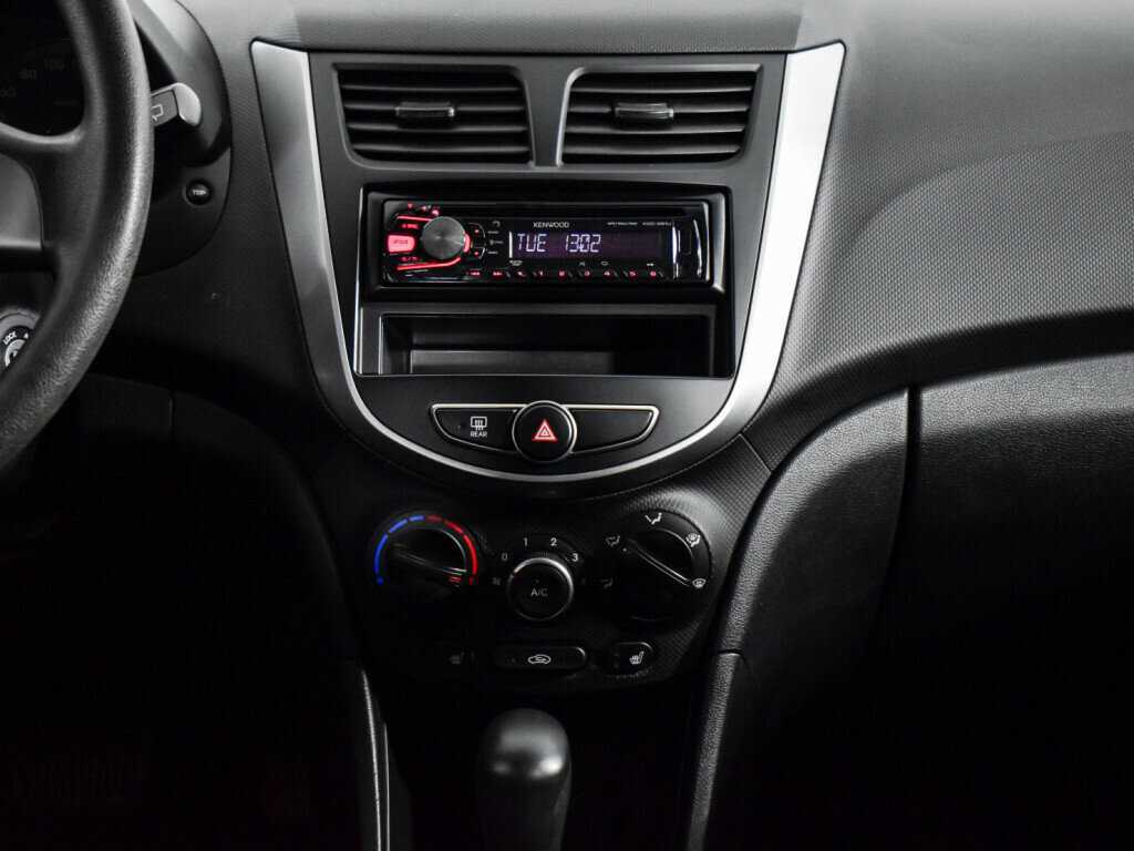 Hyundai Solaris б/у, 2015, Автоматическая. Фото: #12