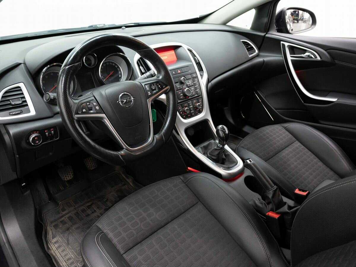 Opel Astra б/у, 2013, Механическая. Фото: #7