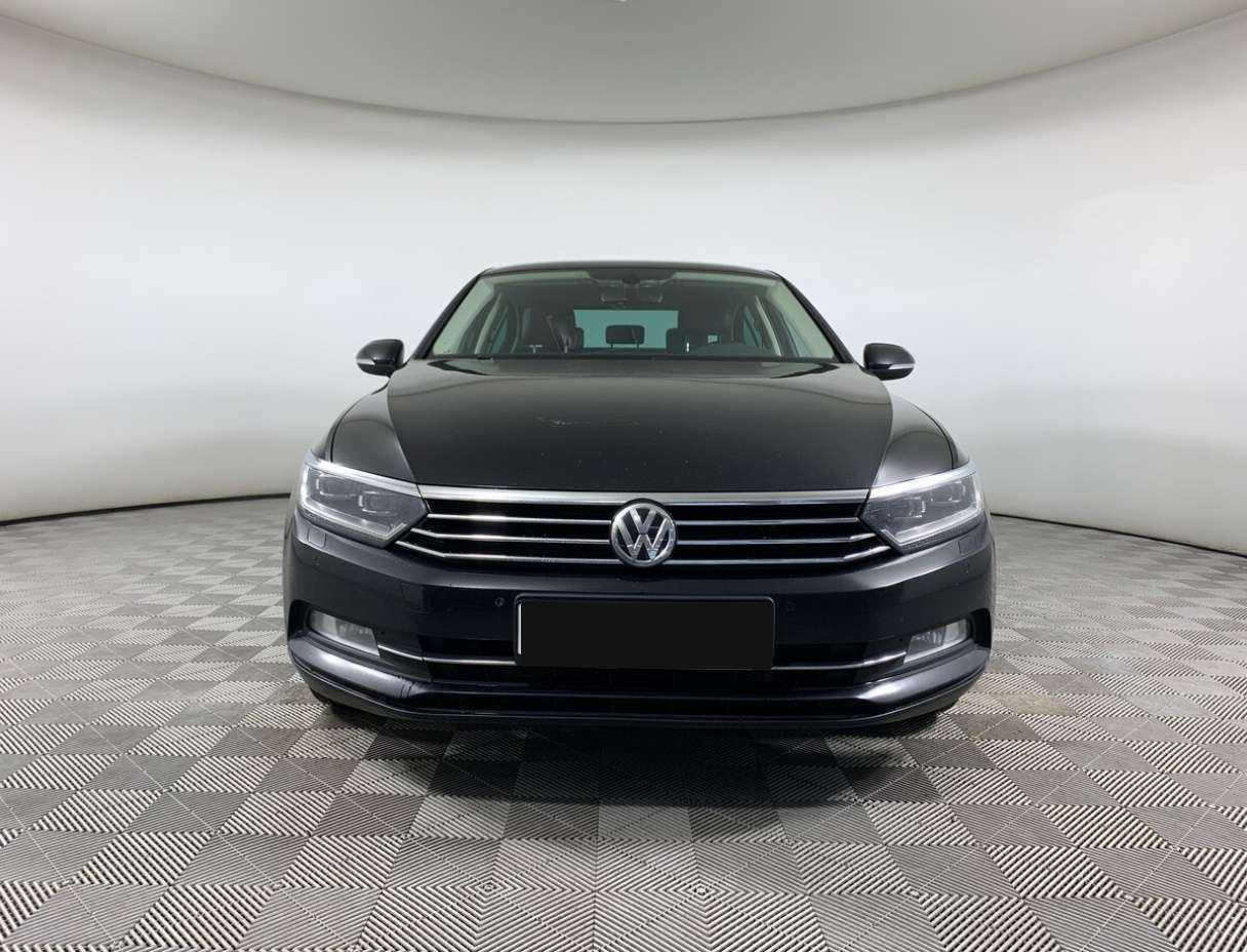 Volkswagen Passat б/у, 2019, Роботизированная. Фото: #1