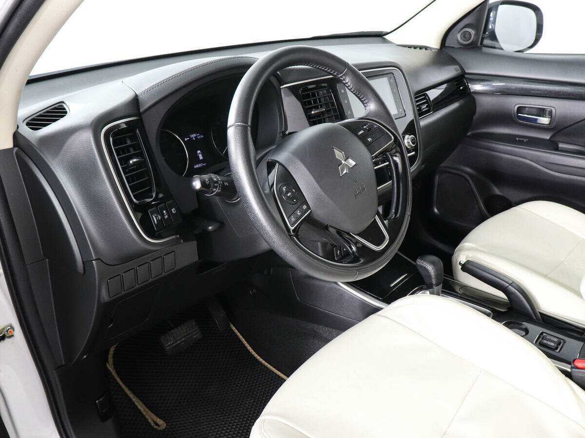 Mitsubishi Outlander б/у, 2021, Вариатор. Фото: #8