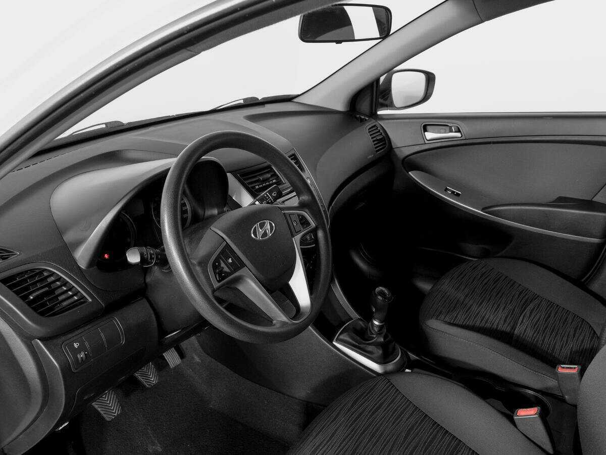 Hyundai Solaris б/у, 2016, Механическая. Фото: #14