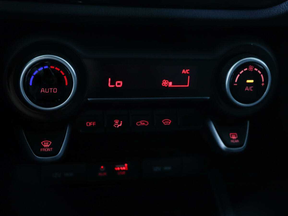 Kia Rio б/у, 2017, Автоматическая. Фото: #11