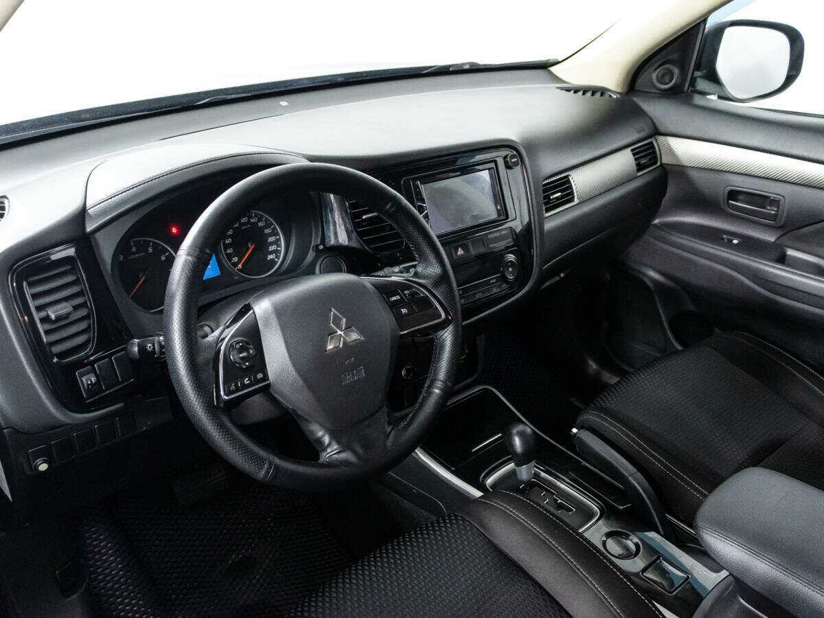 Mitsubishi Outlander б/у, 2017, Вариатор. Фото: #9