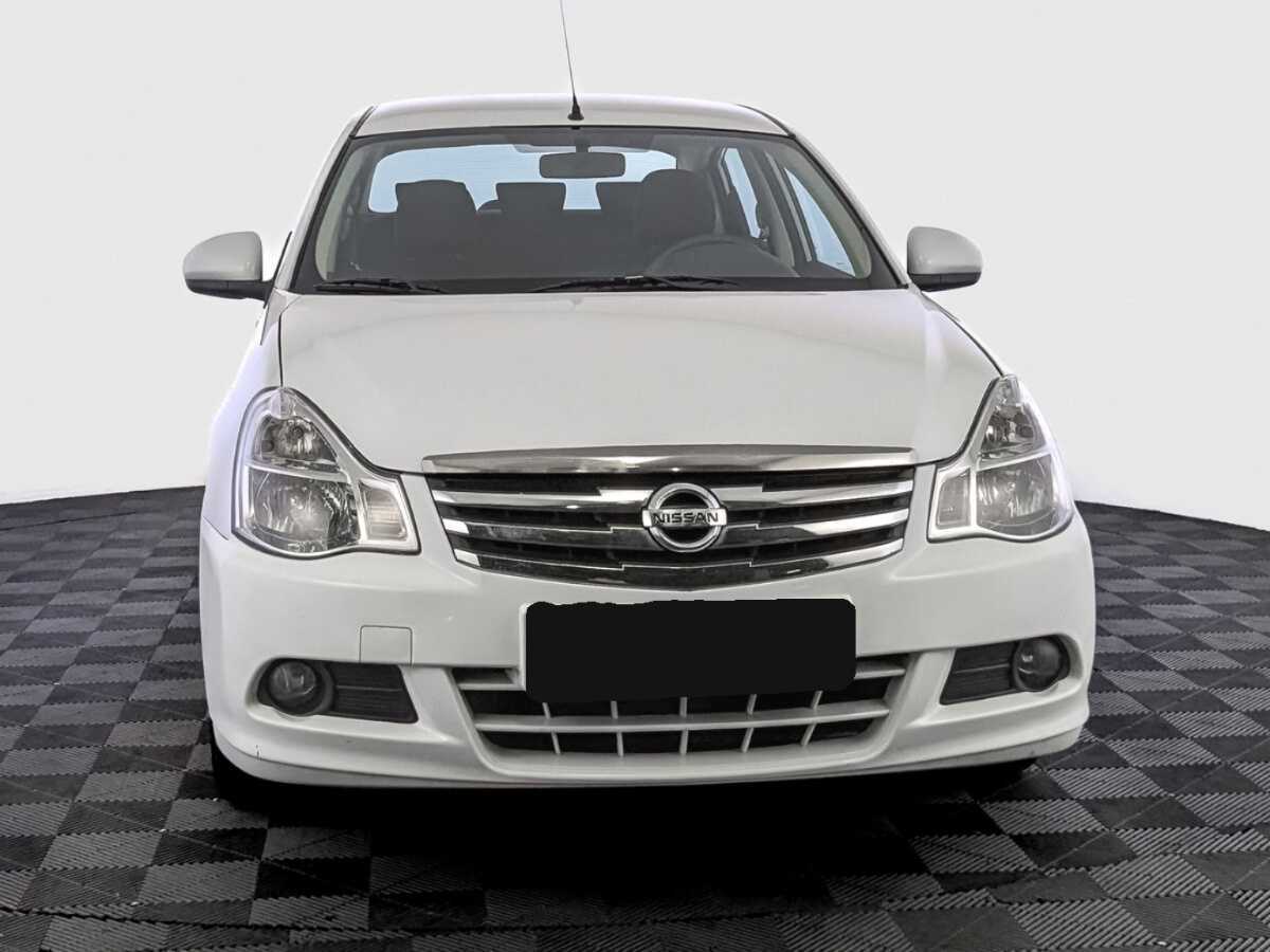 Nissan Almera б/у, 2015, Механическая. Фото: #1