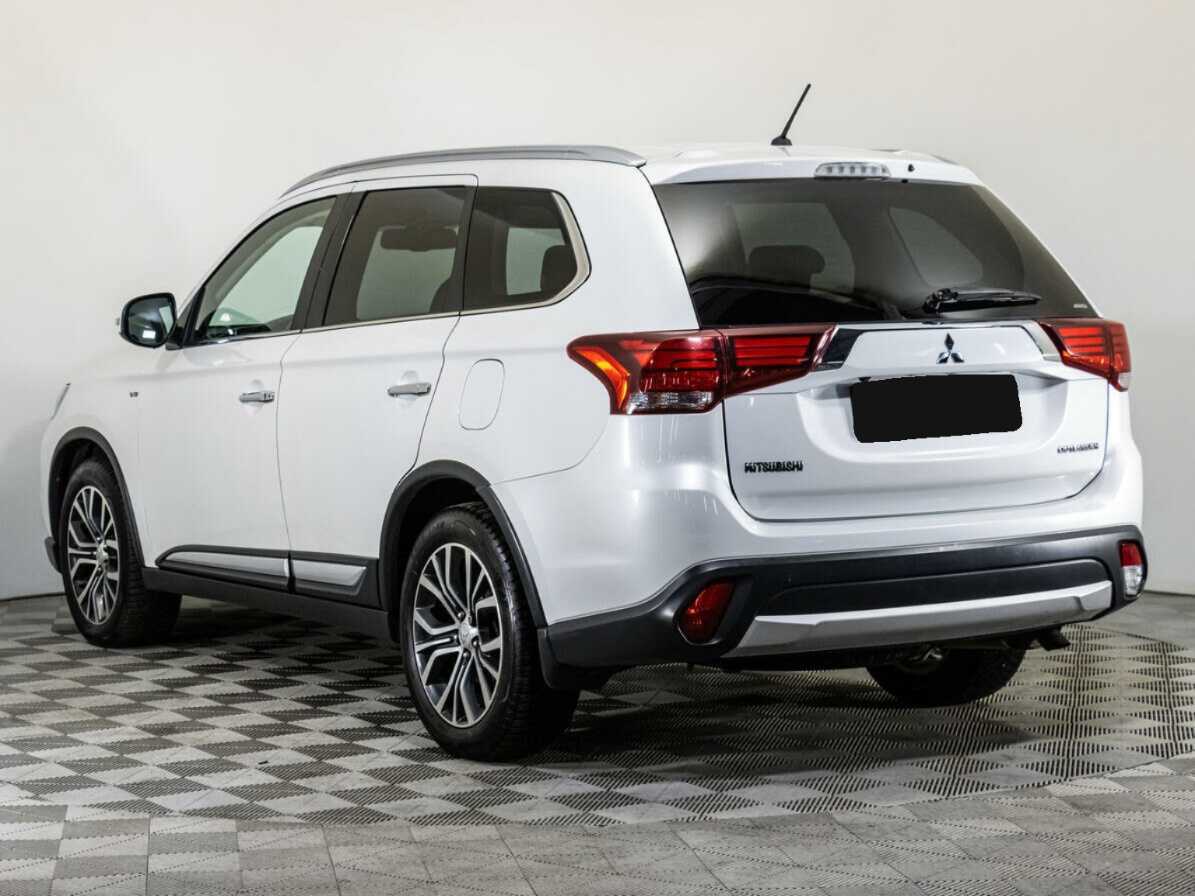 Mitsubishi Outlander б/у, 2016, Автоматическая. Фото: #6