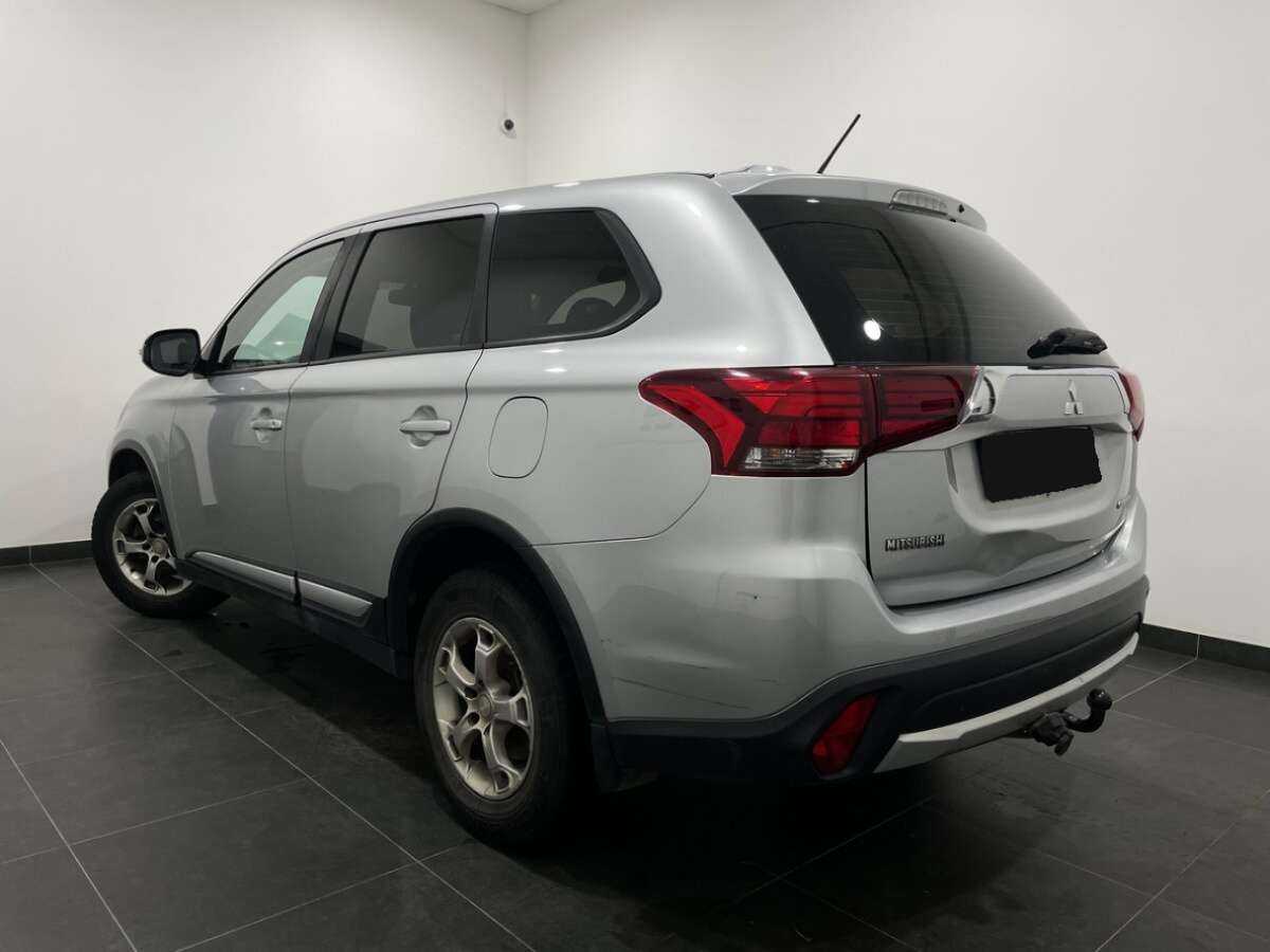 Mitsubishi Outlander б/у, 2016, Вариатор. Фото: #2