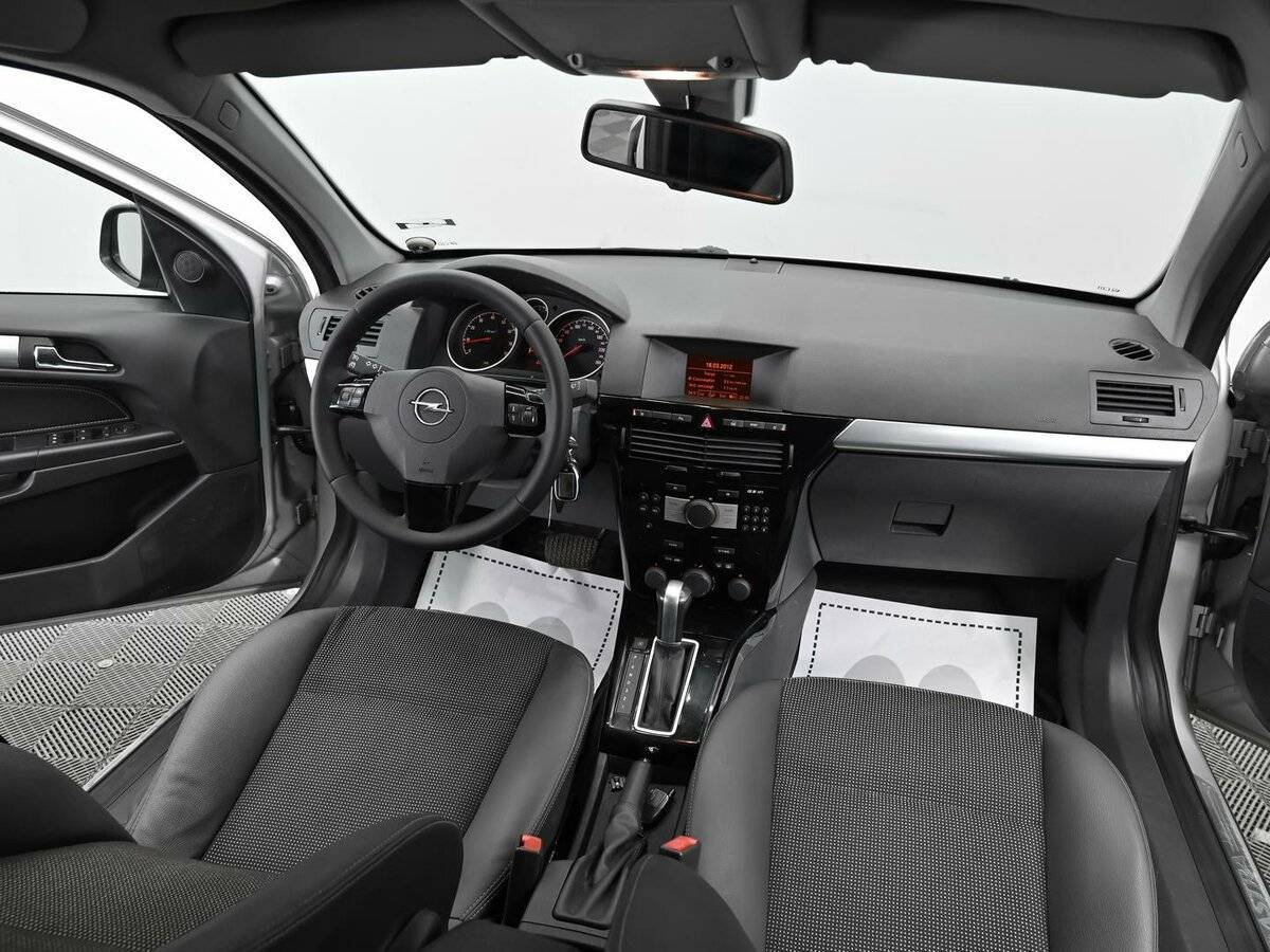 Opel Astra б/у, 2012, Автоматическая. Фото: #10