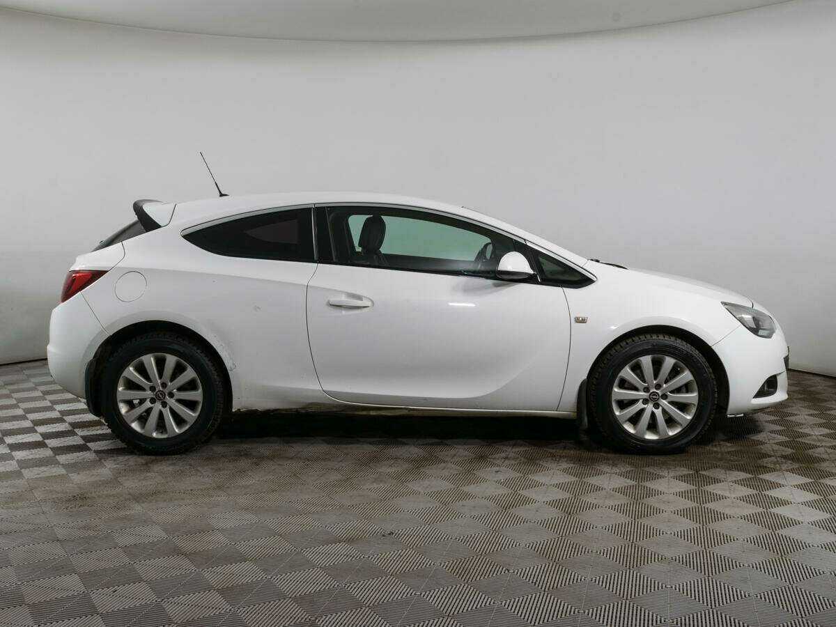 Opel Astra б/у, 2012, Механическая. Фото: #3