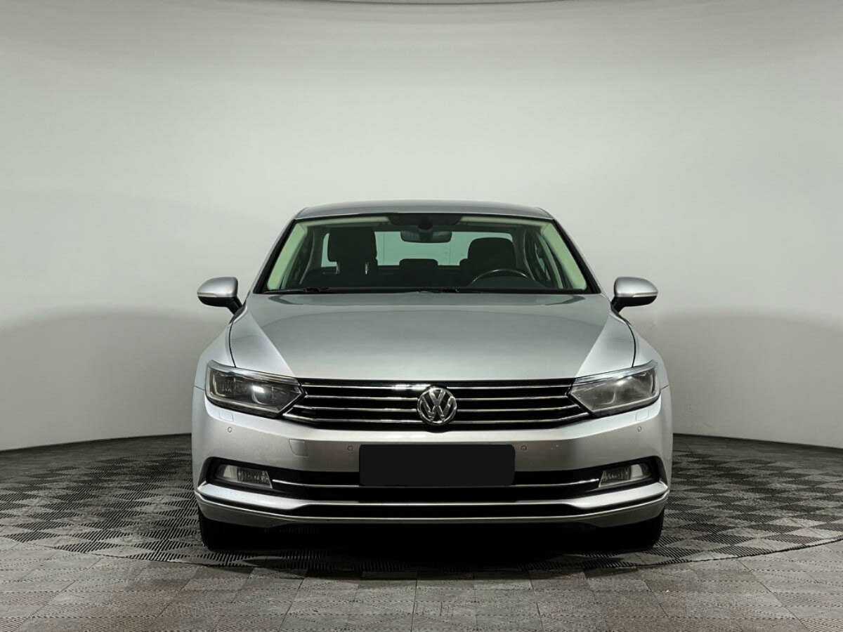 Volkswagen Passat б/у, 2016, Роботизированная. Фото: #1