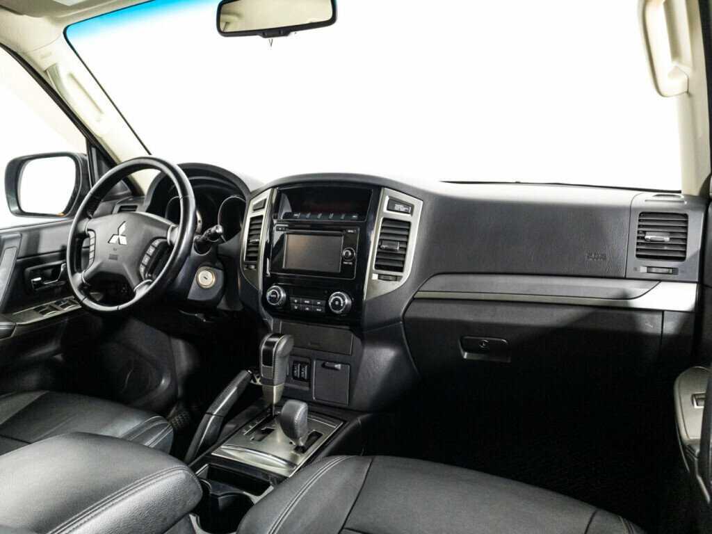 Mitsubishi Pajero б/у, 2014, Автоматическая. Фото: #8