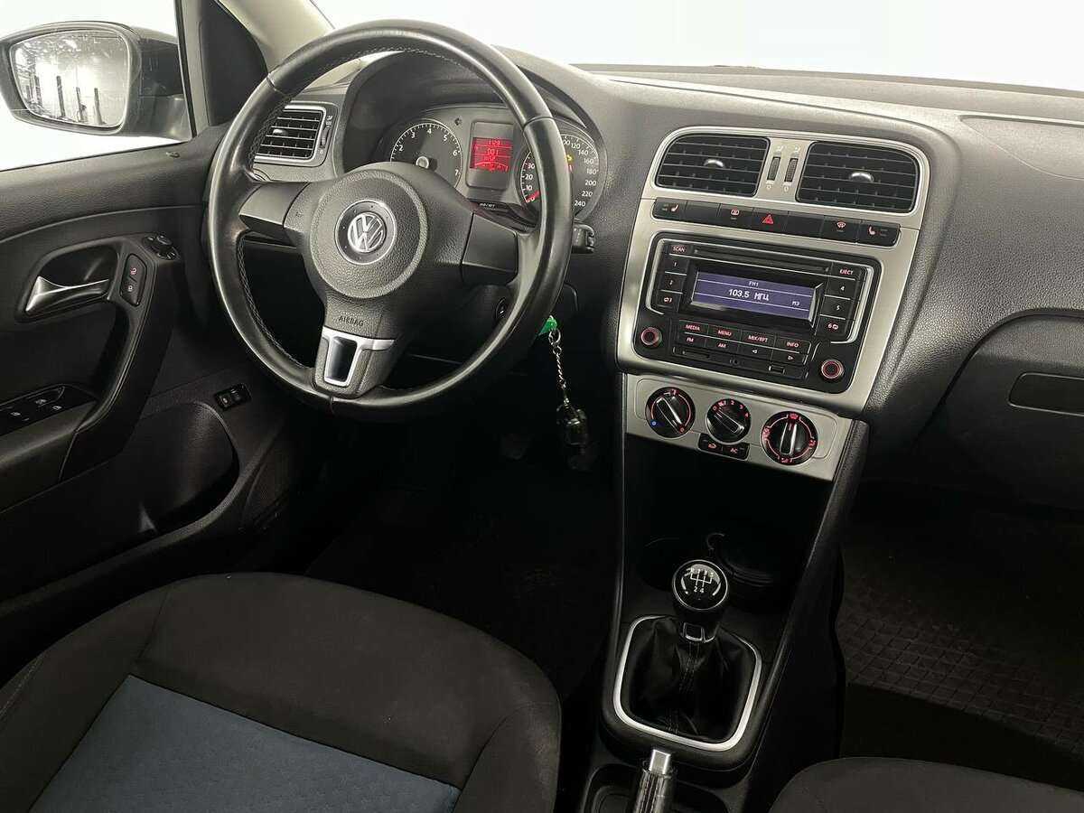 Volkswagen Polo б/у, 2013, Механическая. Фото: #10