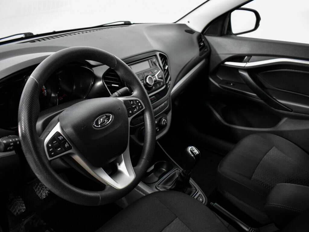 Lada (ВАЗ) Vesta б/у, 2019, Механическая. Фото: #8