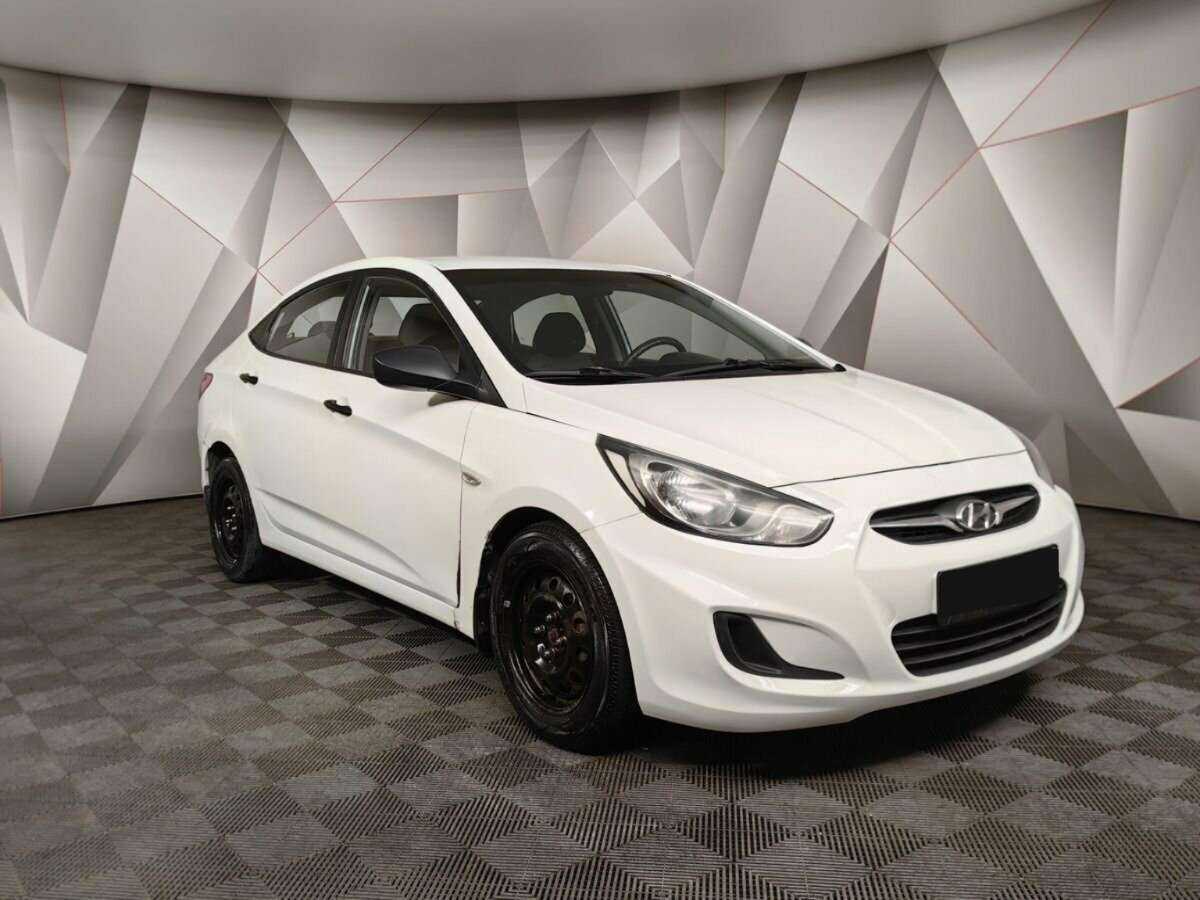 Hyundai Solaris б/у, 2013, Механическая. Фото: #2
