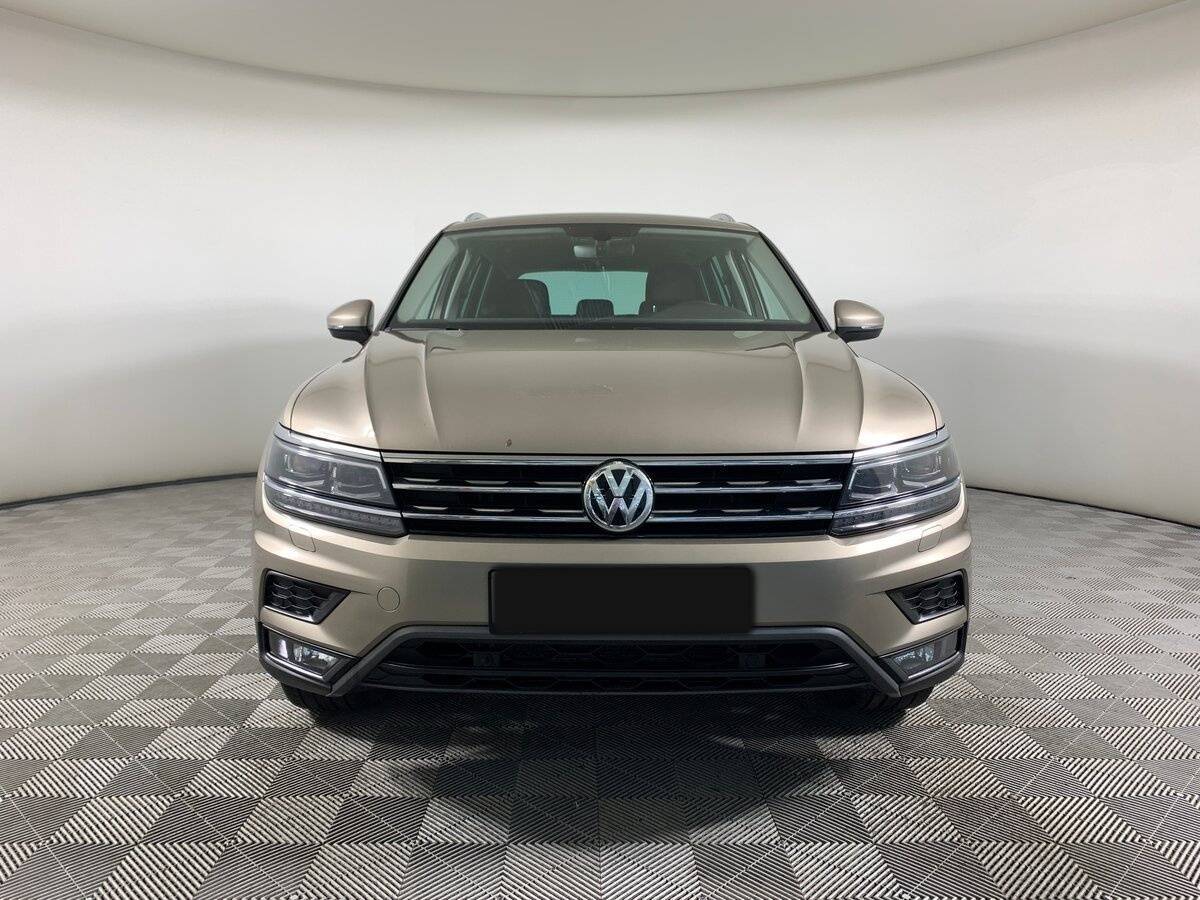 Volkswagen Tiguan б/у, 2018, Роботизированная. Фото: #1