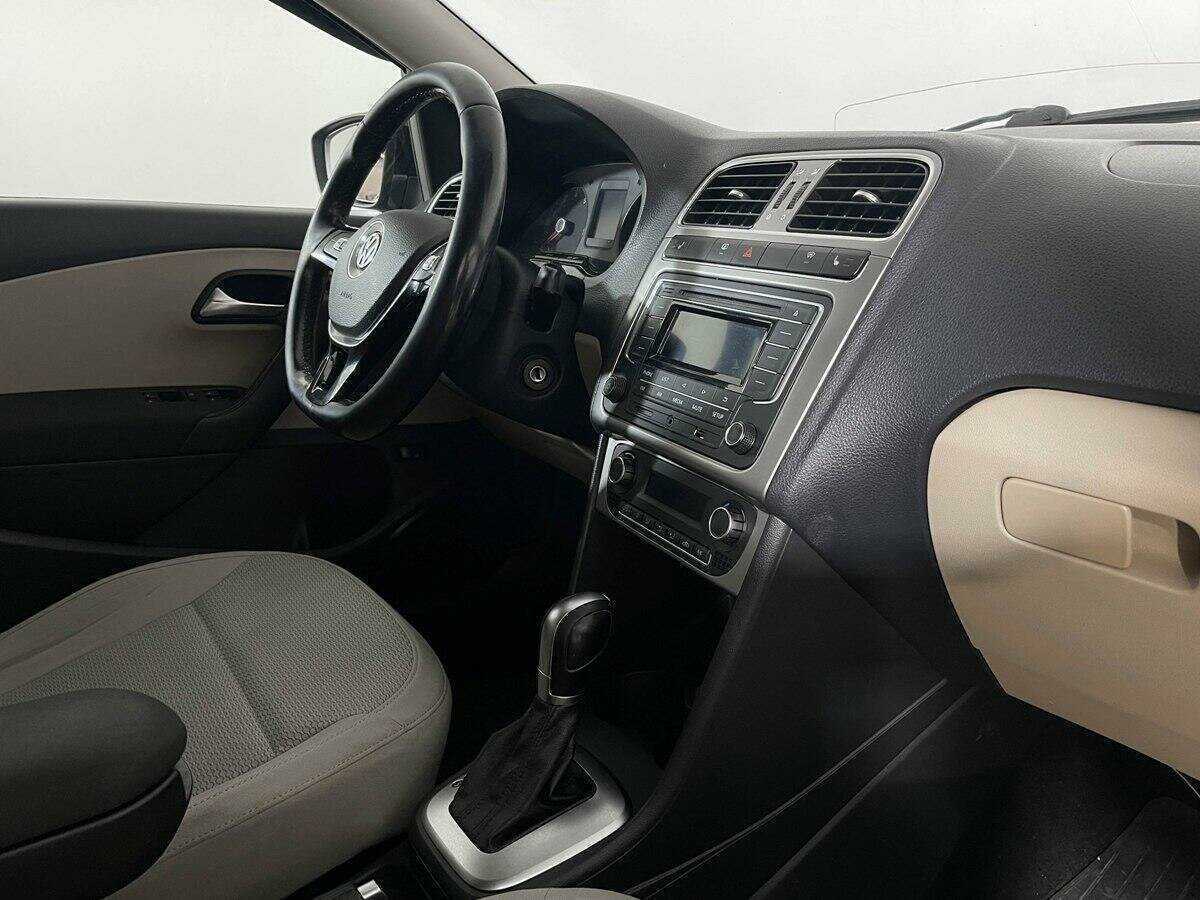 Volkswagen Polo б/у, 2016, Автоматическая. Фото: #8