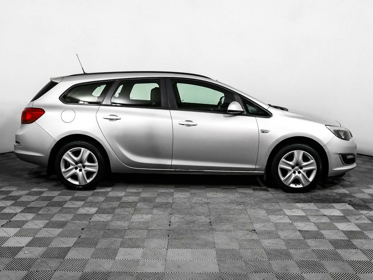 Opel Astra б/у, 2013, Механическая. Фото: #3
