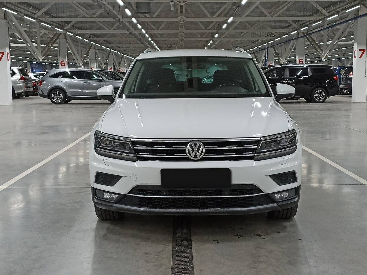 Volkswagen Tiguan б/у, 2018, Роботизированная. Фото: #1