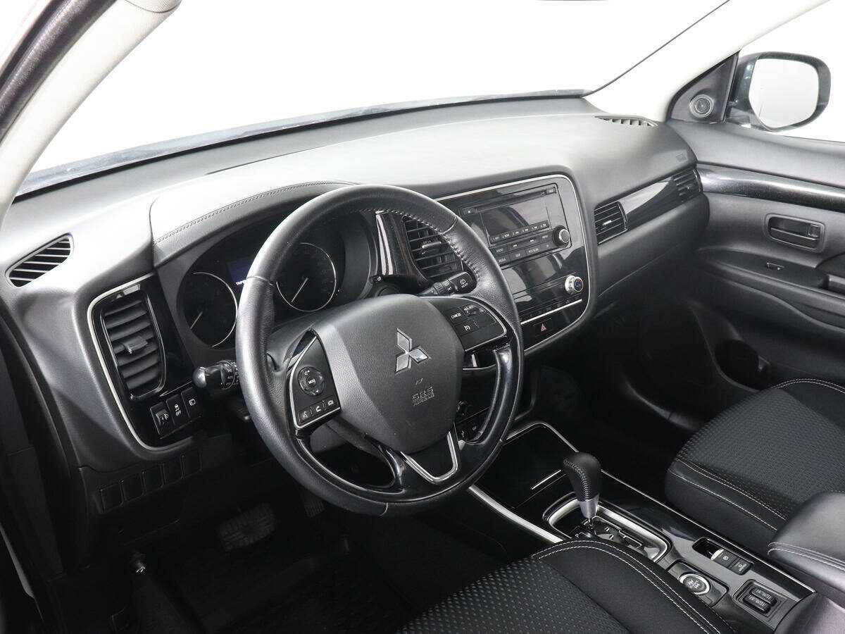 Mitsubishi Outlander б/у, 2020, Вариатор. Фото: #8