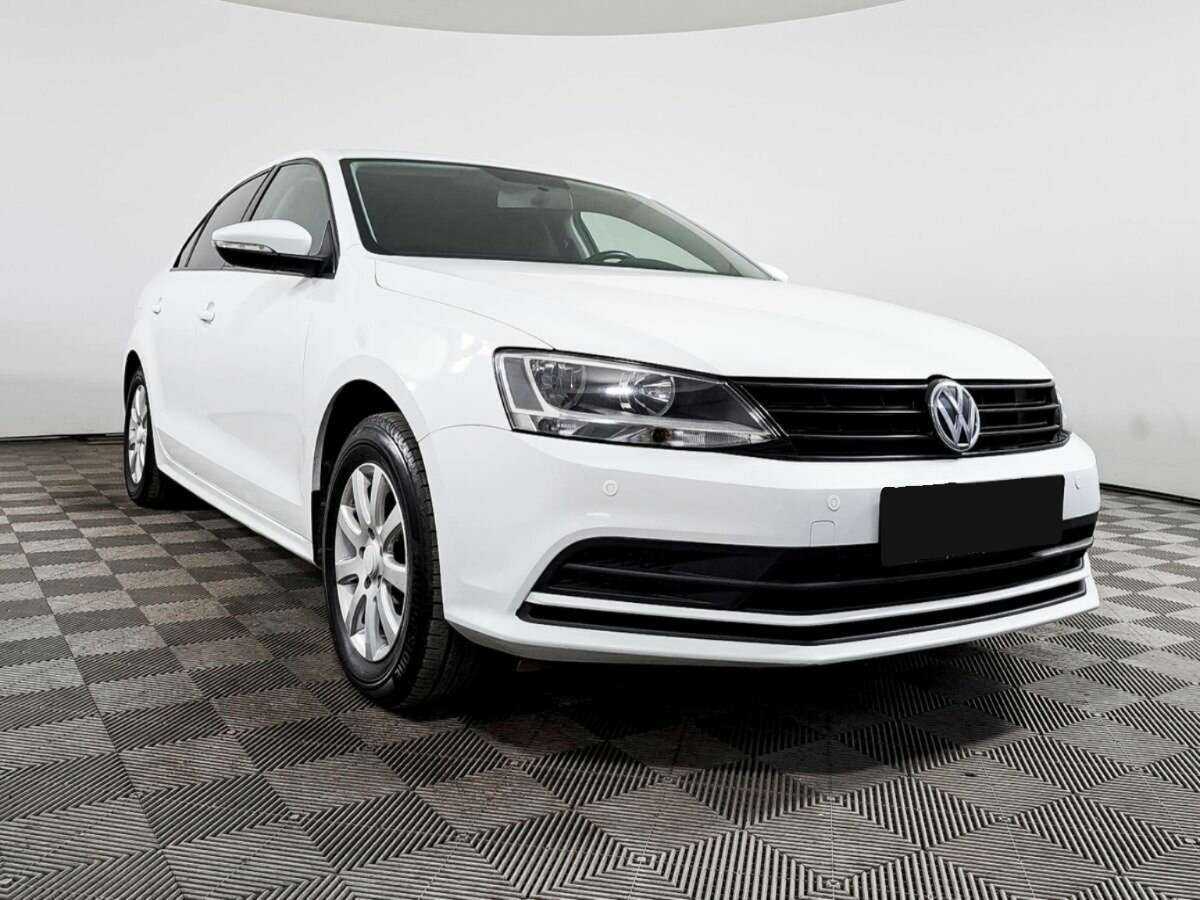 Volkswagen Jetta б/у, 2018, Автоматическая. Фото: #2