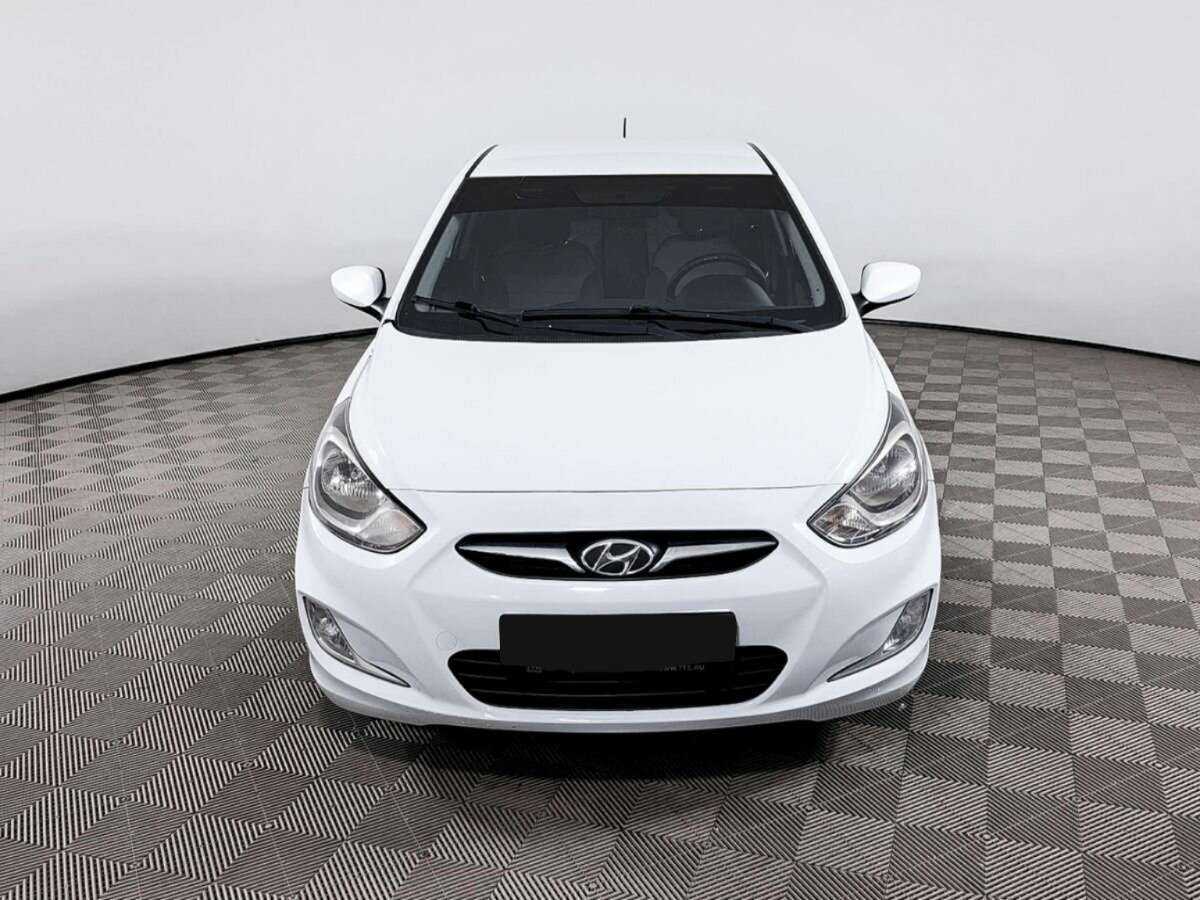 Hyundai Solaris б/у, 2013, Автоматическая. Фото: #1