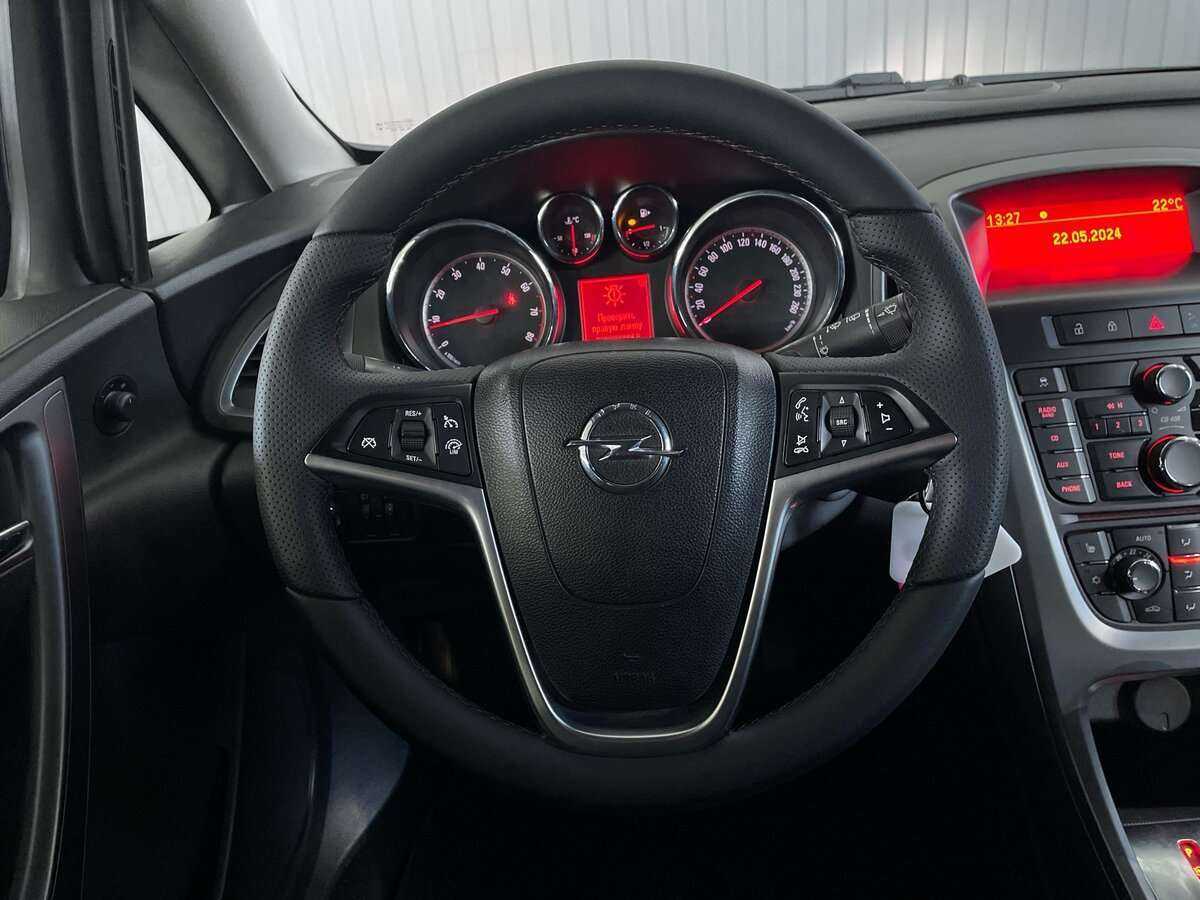 Opel Astra б/у, 2012, Автоматическая. Фото: #9