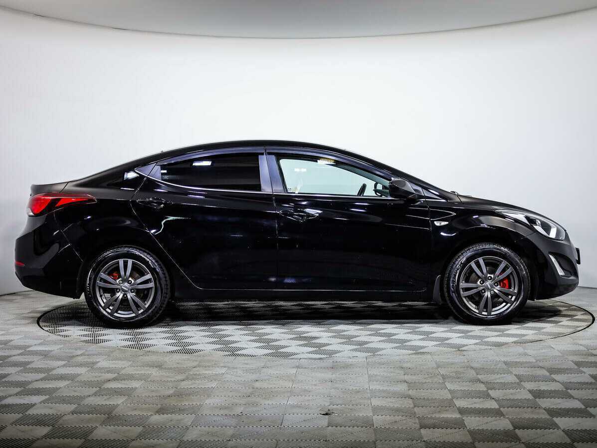 Hyundai Elantra б/у, 2015, Механическая. Фото: #2