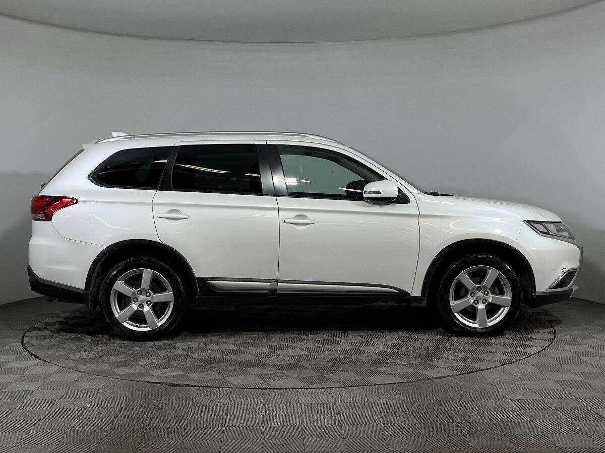 Mitsubishi Outlander б/у, 2018, Вариатор. Фото: #3