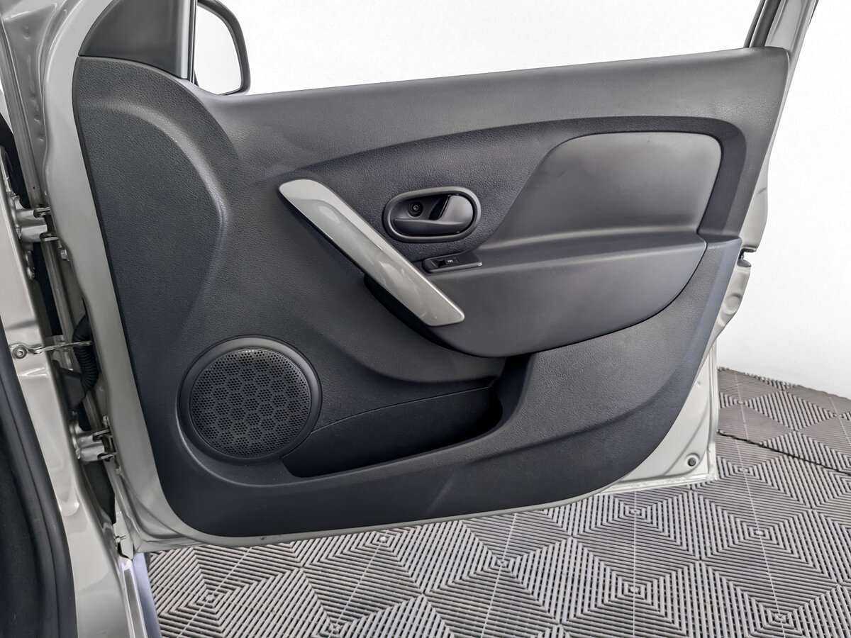 Renault Sandero б/у, 2021, Механическая. Фото: #21
