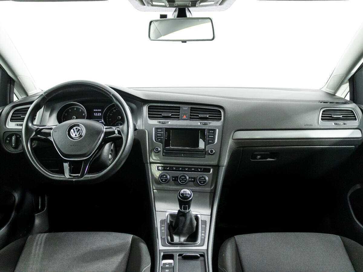 Volkswagen Golf б/у, 2013, Механическая. Фото: #12