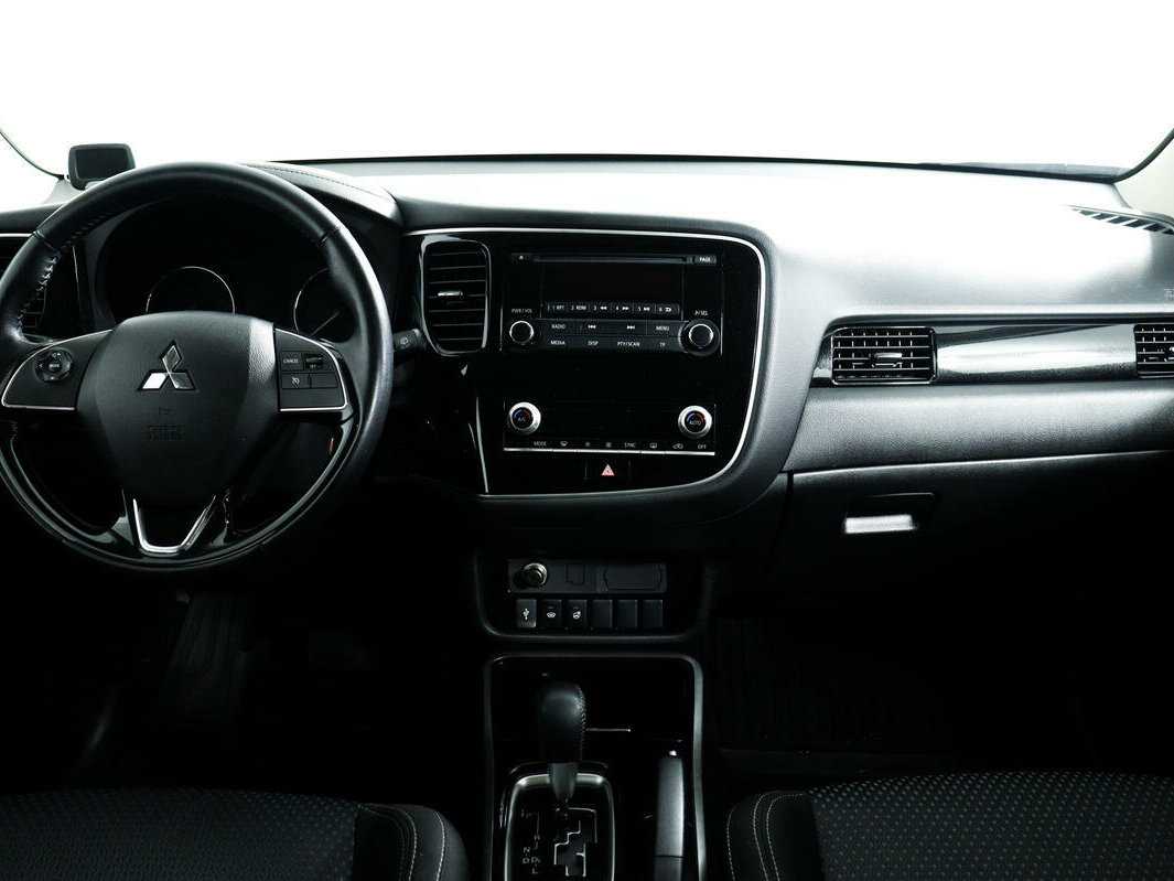 Mitsubishi Outlander б/у, 2021, Вариатор. Фото: #8