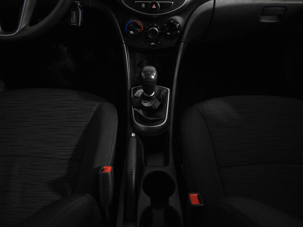Hyundai Solaris б/у, 2016, Механическая. Фото: #13