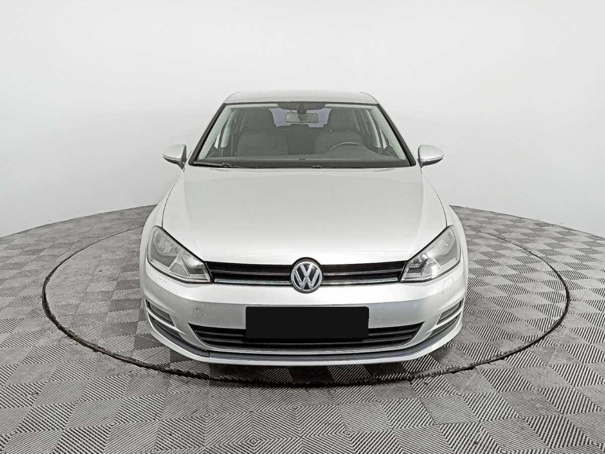 Volkswagen Golf б/у, 2013, Механическая. Фото: #1