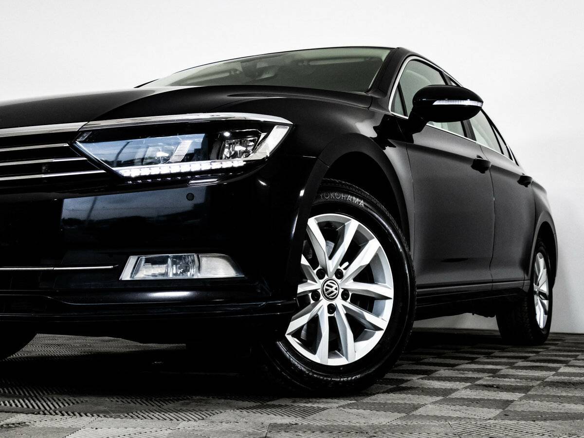 Volkswagen Passat б/у, 2018, Роботизированная. Фото: #1