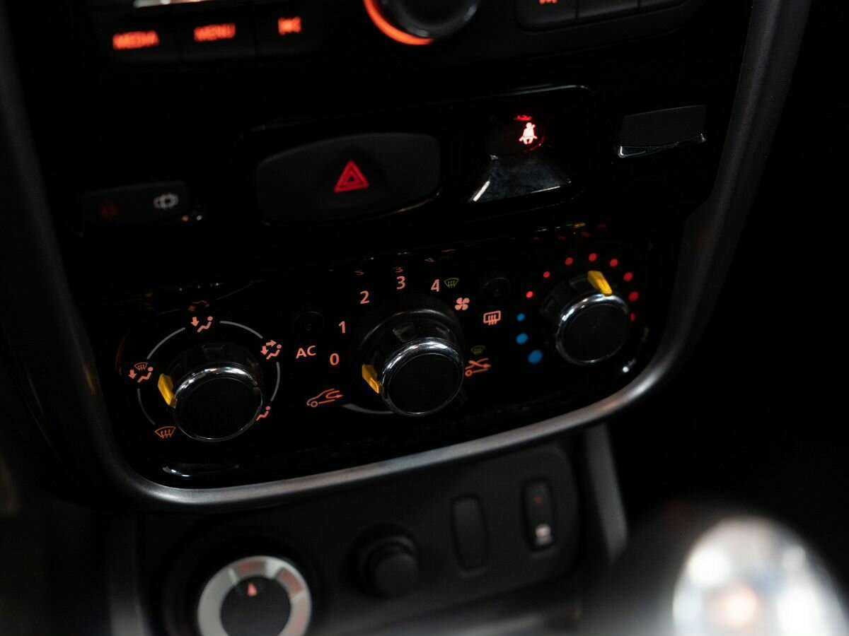 Renault Duster б/у, 2013, Механическая. Фото: #10